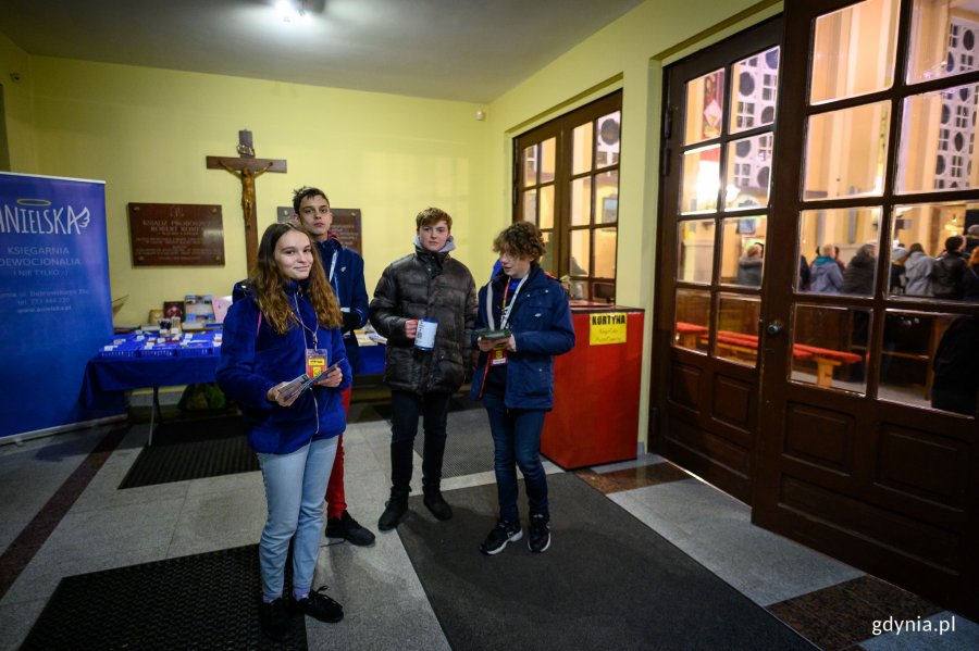 Inauguracja tegorocznego Przeglądu Teatrów Amatorskich „Kurtyna” w kościele na Małym Kacku, fot. Dawid Linkowski