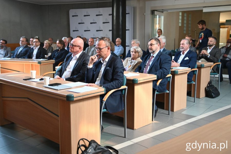 Członkowie Gdyńskiej Rady Dialogu Gospodarczego (fot. Magdalena Starnawska)