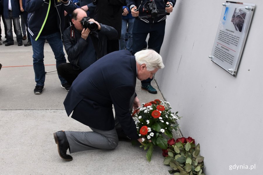 Odsłonięcie tablicy prof. Mazurkiewicza w alei Żeglarstwa Polskiego w Gdyni // fot. Magdalena Czernek