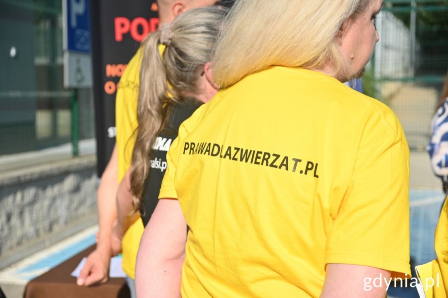 Informacje o projekcie można znaleźć na stronie internetowej: prawadlazwierzat.pl 