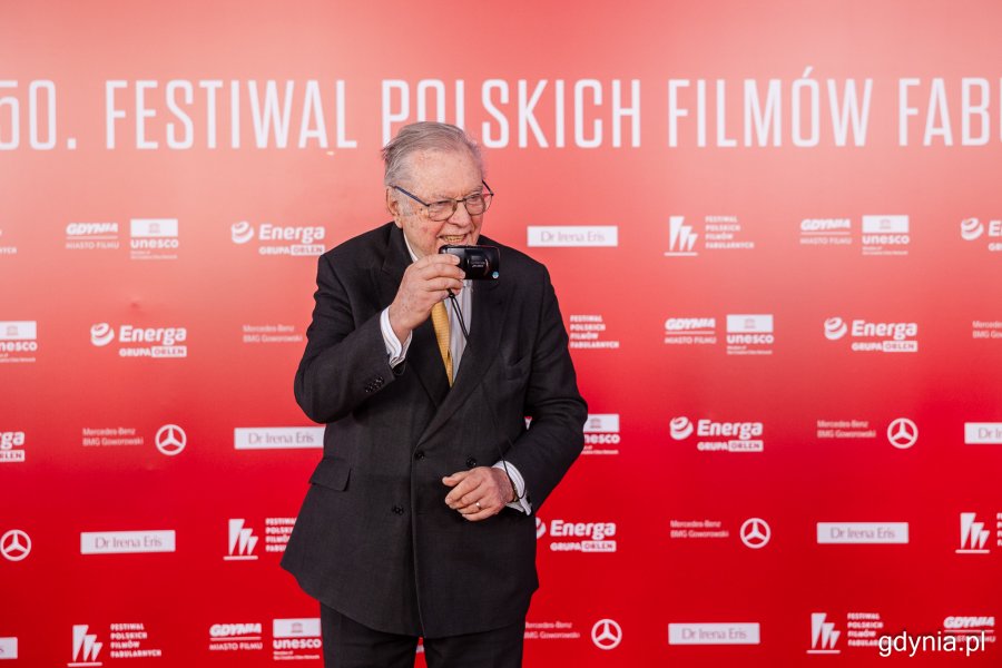 Krzysztof Zanussi. Ceremonia czerwonego dywanu poprzedzająca sobotnią galę 50. Festiwalu Polskich Filmów Fabularnych w Gdyni (fot. Karol Stańczak)