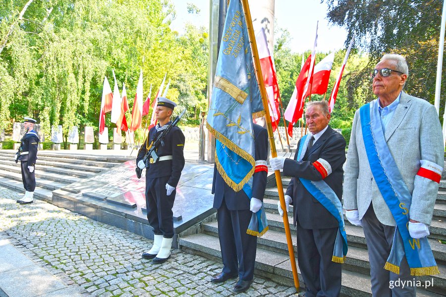 Uroczystości upamiętniające 80. rocznicę wybuchu II wojny światowej na cmentarzu w Redłowie, fot. Michał Puszczewicz