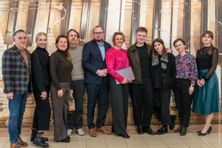  Na zdjęciu m.in.: Mariusz Bzdęga, dyrektor zarządzający ds. kultury i aktywności mieszkańców, radny miasta Łukasz Piesiewicz, Joanna Rutkowska, dyrektor Szkoły Muzycznej I i II st. im. Z. Noskowskiego i Karolina Klawitter z Gdyńskiej Rady Kultury