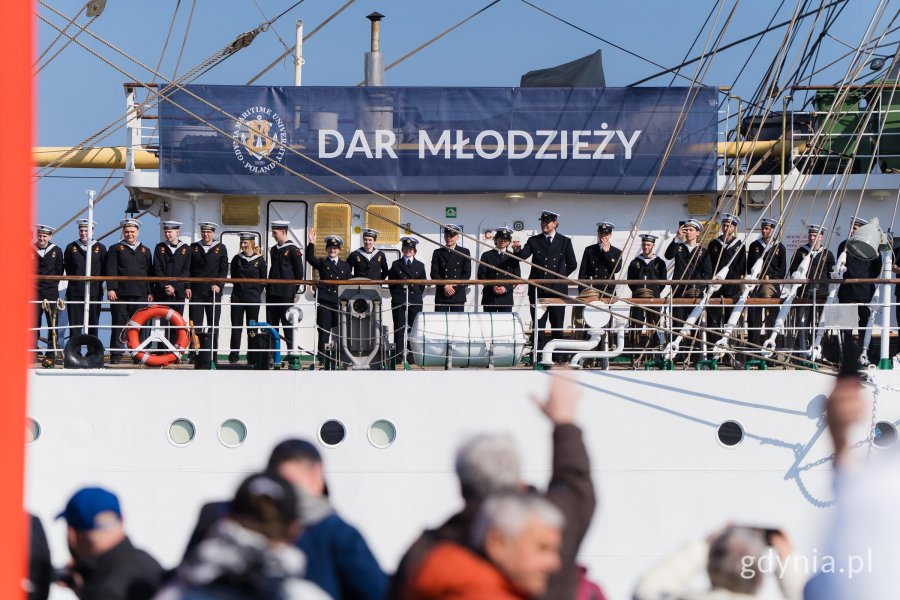 Pożegnanie &bdquo;Daru Młodzieży" (fot. Paweł Budziński)