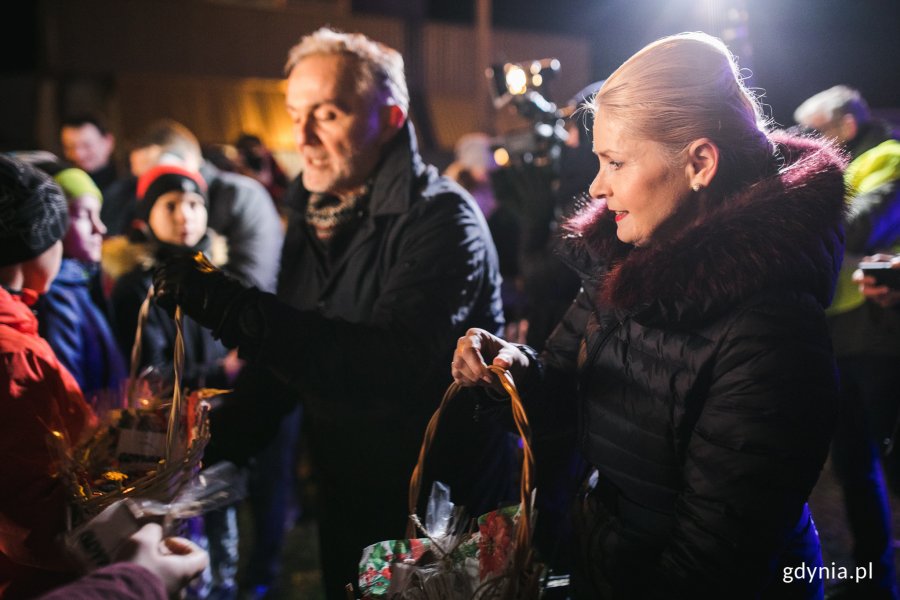 Pierwsze świąteczne iluminacje rozbłysły na Pogórzu // fot. Karol Stańczak