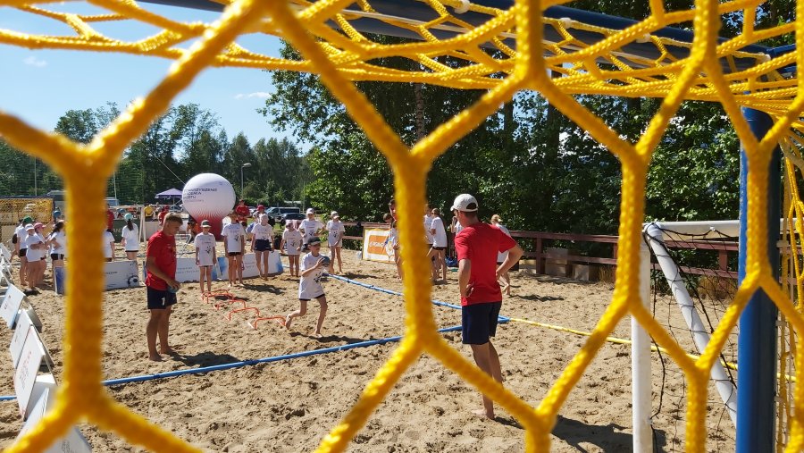 Mecz na plaży podczas Turnieju Piłki Plażowej