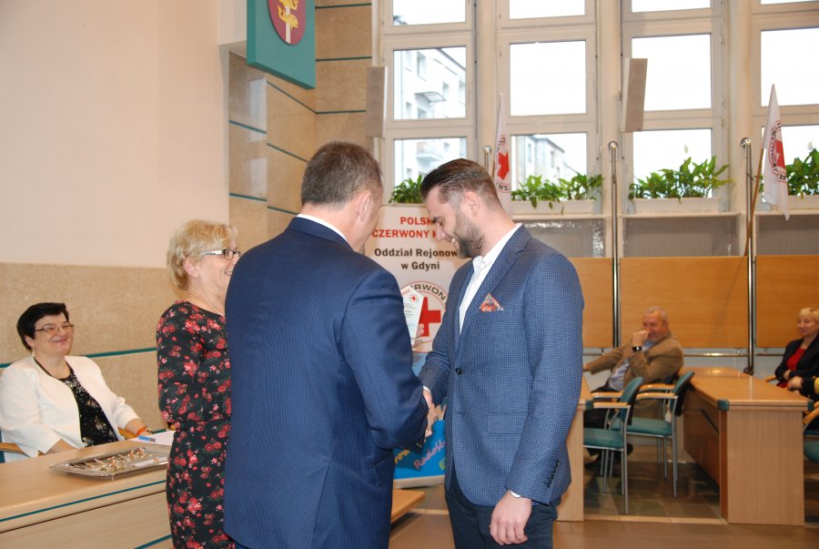 Wyróżnieni odznaczeniem „Zasłużonego dla krwiodawstwa w Gdyni” nadawanego przez Kapitułę – Zarząd Rejonowy PCK w Gdyni