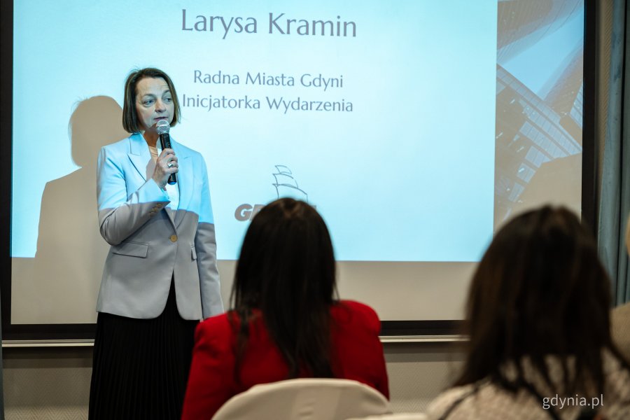 Radna Larysa Kramin, inicjatorka wydarzenia. Konferencja &bdquo;Zdrowie i dobrostan dojrzałego zespołu&rdquo; w Hotelu Kuracyjnym w Orłowie (fot. Kamil Złoch)Dr Maciej Brosz. Konferencja &bdquo;Zdrowie i dobrostan dojrzałego zespołu&rdquo; w Hotelu Kuracyjnym w Orłowie (fot. Kamil Złoch)