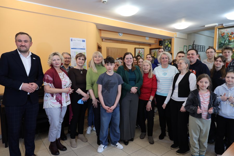 Za wsp&oacute;lny wysiłek podziękowali prezydent Gdyni Aleksandra Kosiorek i wiceprezydent Gdyni Tomasz Augustyniak (fot. Dorota Patzer)