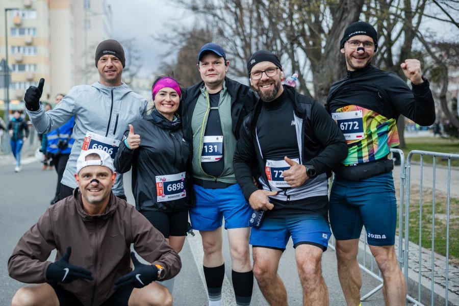 Zawodnicy przed startem (fot. Karol Stańczak)