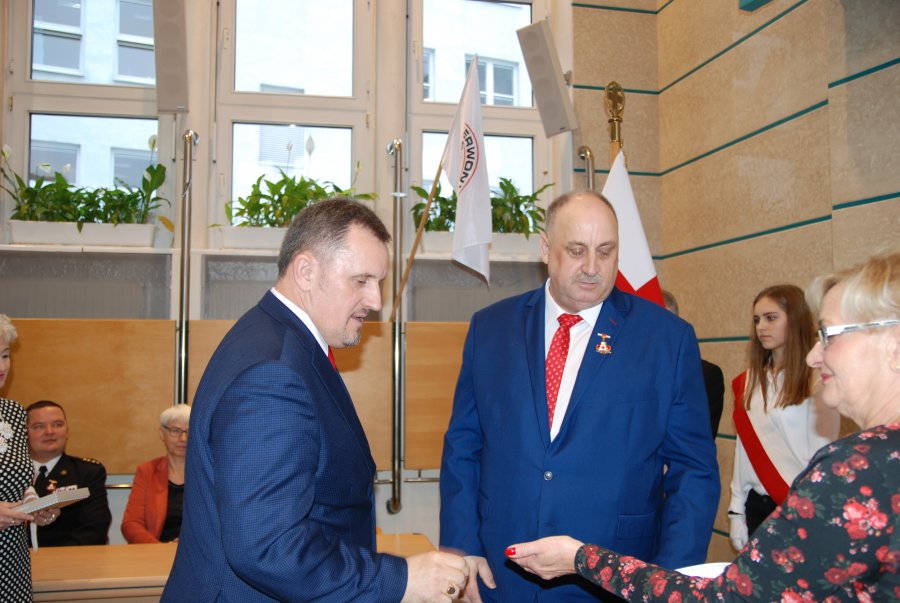 Odznaczeniem „Zasłużonego dla krwiodawstwa w Gdyni” nadawanego przez Kapitułę – Zarząd Rejonowy PCK w Gdyni, wyróżniony został Stanisław Taube.