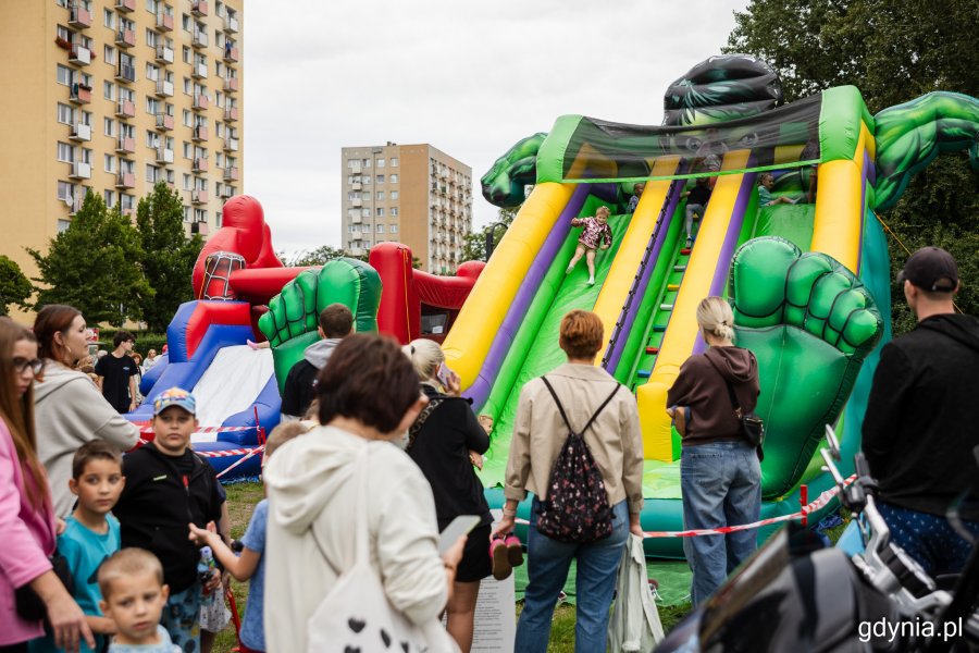 Dmuchane atrakcje dla dzieci w parku Kilońskim (fot. Karol Stańczak)