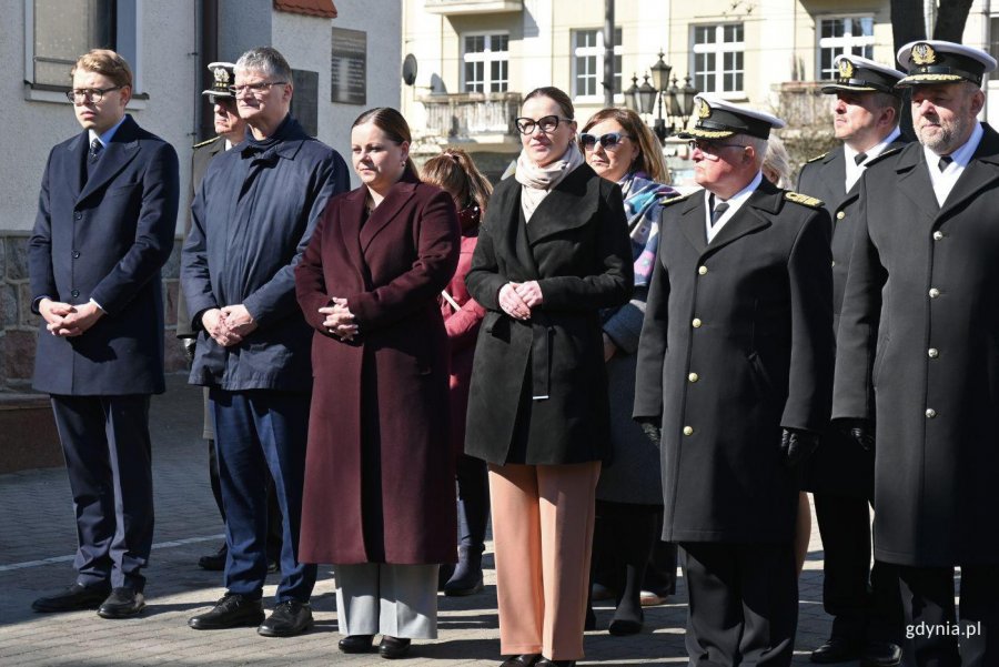 Na zdjęciu m.in.: posłanka Wioleta Tomczak, prezydent Gdyni Aleksandra Kosiorek, wiceprezydent Gdyni Rafał Geremek, konsul Ukrainy Krysa Switłana Anatolijiwna (fot. Magdalena Starnawska)