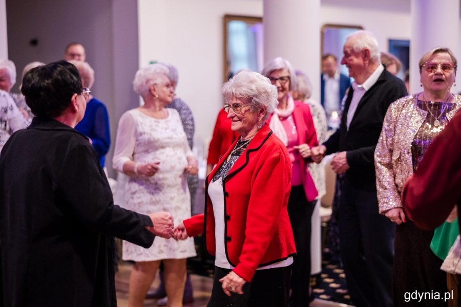 Tańczący seniorzy