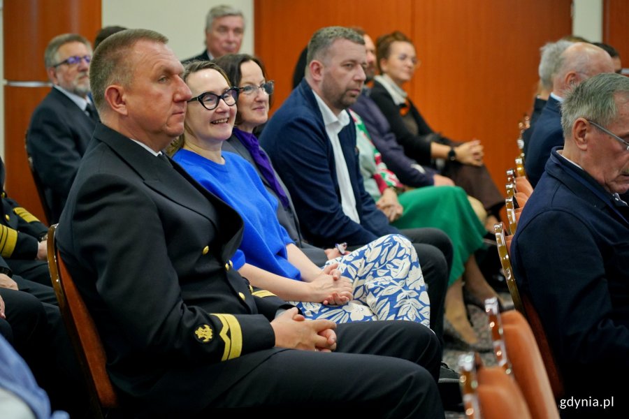 Uczestnicy konferencji na temat materiał&oacute;w niebezpiecznych w Bałtyku zgromadzeni na sali