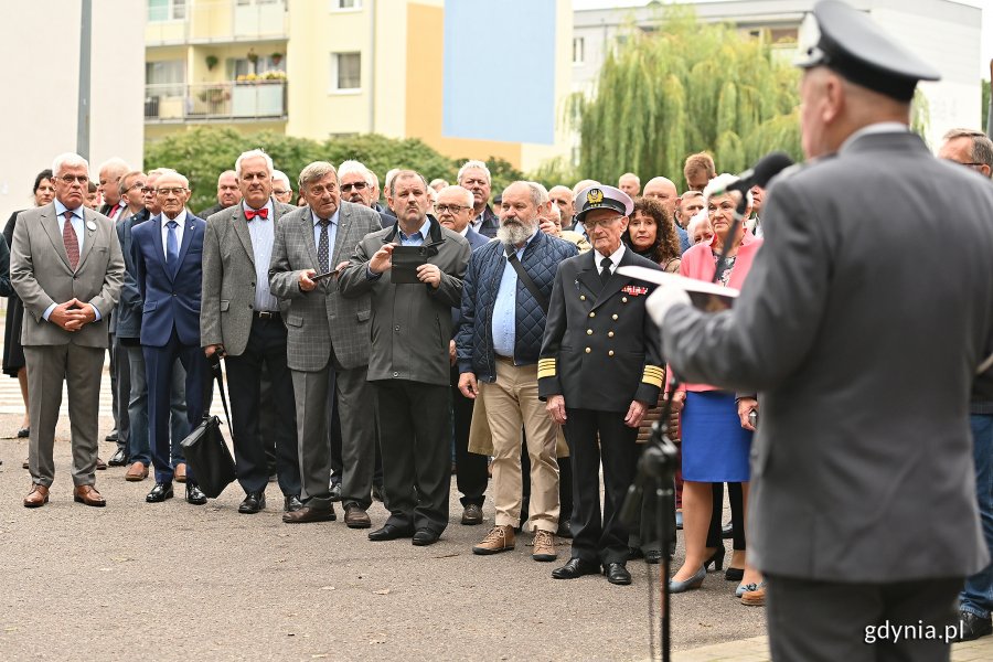 Jubileuszowe obchody przy symbolicznym obelisku i umieszczonym na cokole samolocie TS-8 Bies w Babich Dołach, fot. Michał Puszczewicz