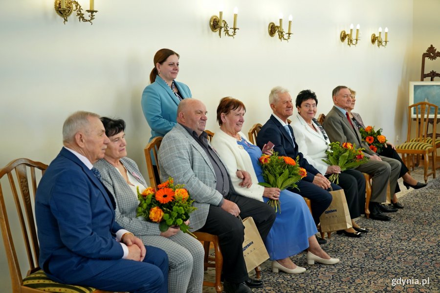 Prezydent Aleksandra Kosiorek z jubilatami 