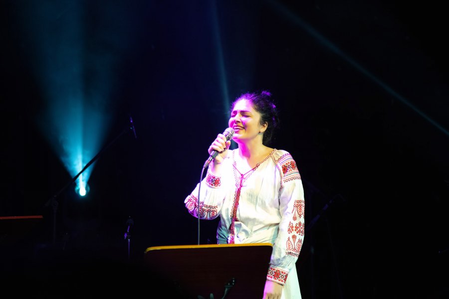 Na scenie Laura Marti//fot. Marcin Wojtkiewicz