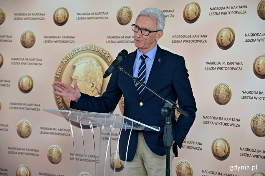 Waldemar Heflich z Press Clubu Polska podczas gali wręczenia Nagrody im. Kapitana Leszka Wiktorowicza