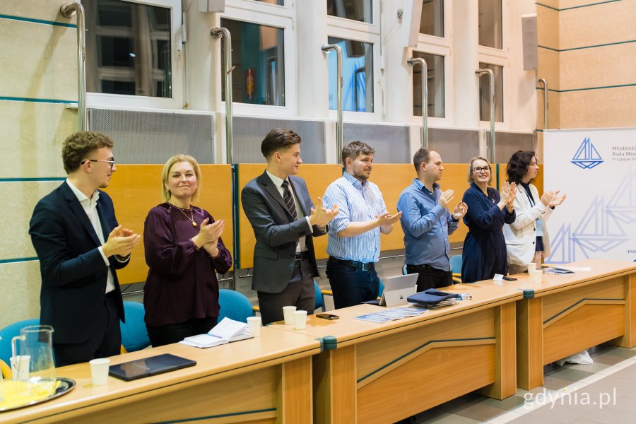 Na zdjęciu (od lewej) m.in.: radna Beata Zastawna, były radny Młodzieżowej Rady Miasta Paweł Timoszyk, radna Dominik Aziewicz, radny Norbert Anisowicz, radna Agnieszka Tokarska (fot. Paweł Budziński)