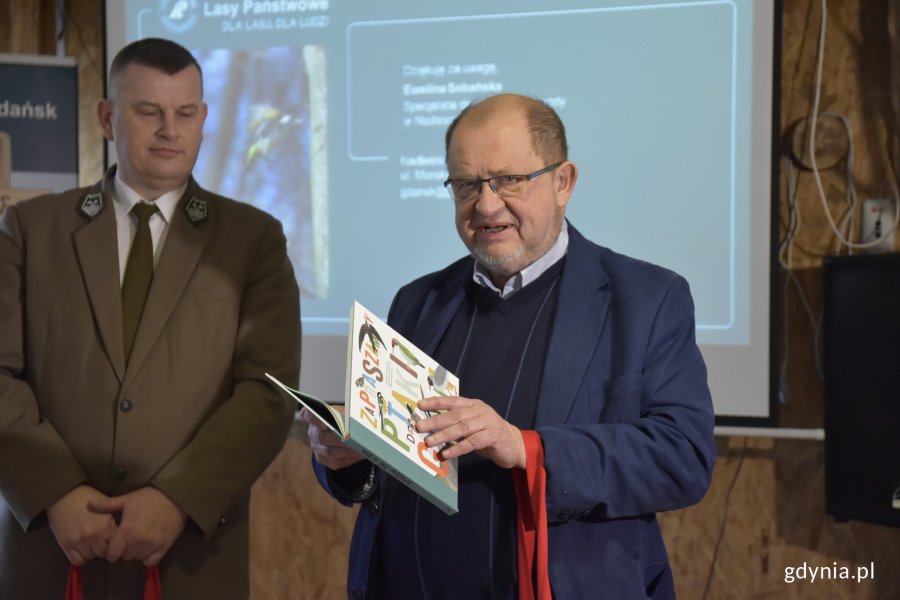 Nagrody laureatom wręczał m.in. Jerzy Zając, dyrektor Urzędu Miasta Gdyni // fot. Magdalena Czernek