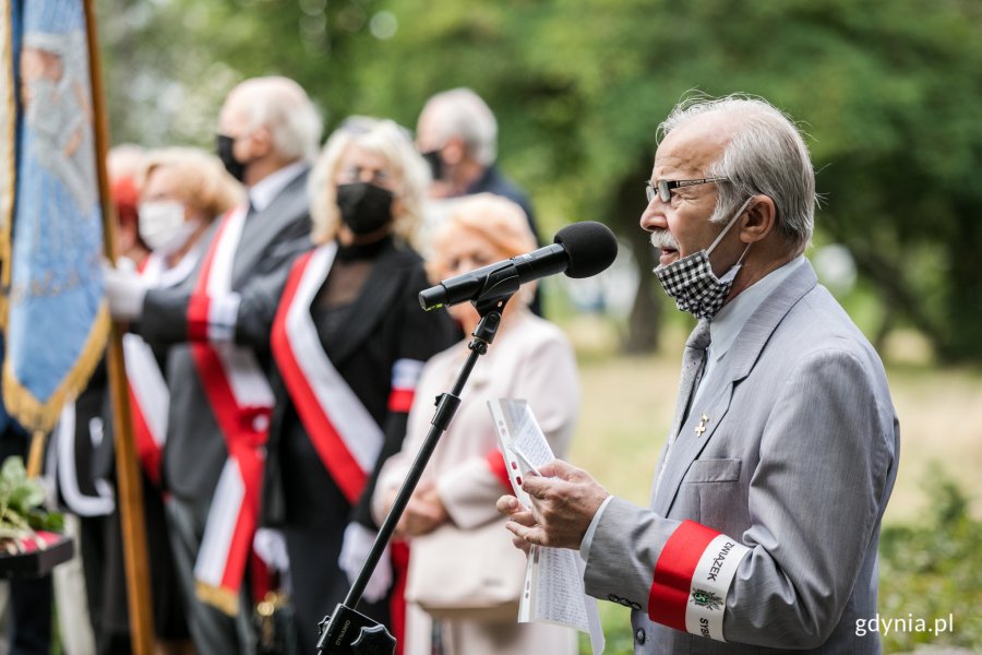Waldemar Świto - prezes gdyńskiego Koła Związku Sybiraków przemawia podczas gdyńskich uroczystości z okazji Dnia Sybiraka // fot. Karol Stańczak
