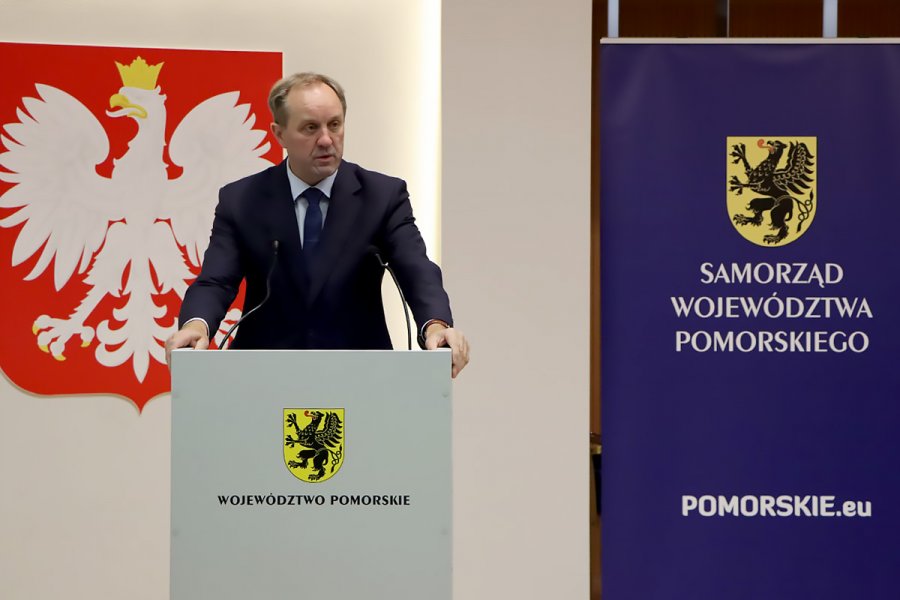 Wystąpienie przy mównicy Mieczysława Struka, marszałka województwa pomorskiego