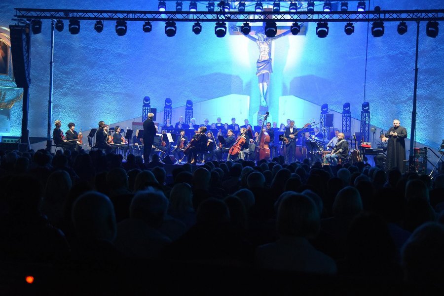 "Dekalog - dziesięć prostych słów" - koncert papieski w Gdyni // fot. Michał Puszczewicz