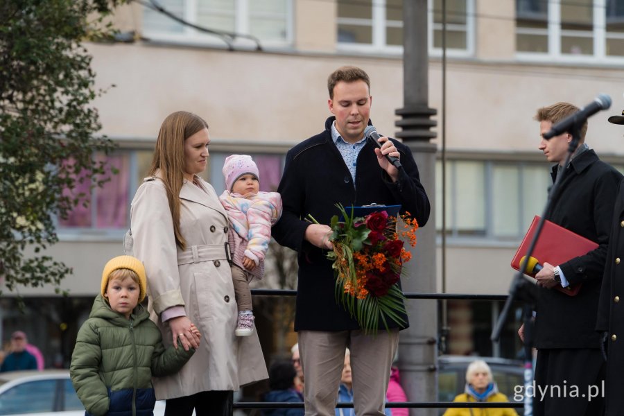 Przedstawiciele gdyńskich rodzin w Dniu Papieskim