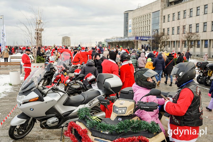 Mikołaje na motocyklach już na mecie. Fot. Mirosław Pieślak