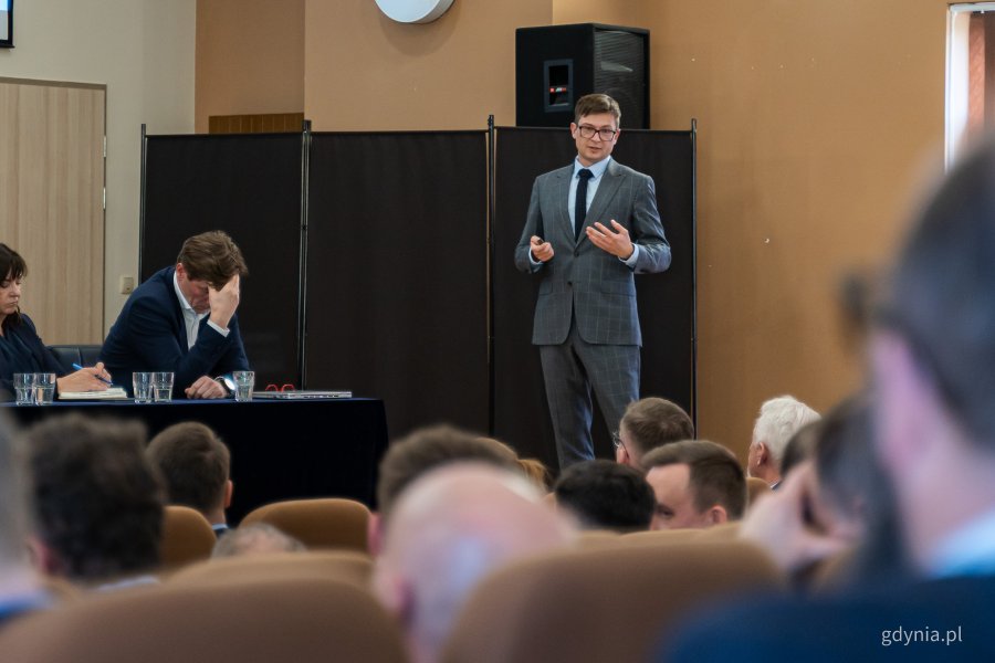 Wyjazdowe posiedzenie Pomorskiego Zespołu Parlamentarnego i wojew&oacute;dzkiego zespołu z samorządowcami i przedsiębiorcami w Wejherowie (fot. Kamil Złoch)