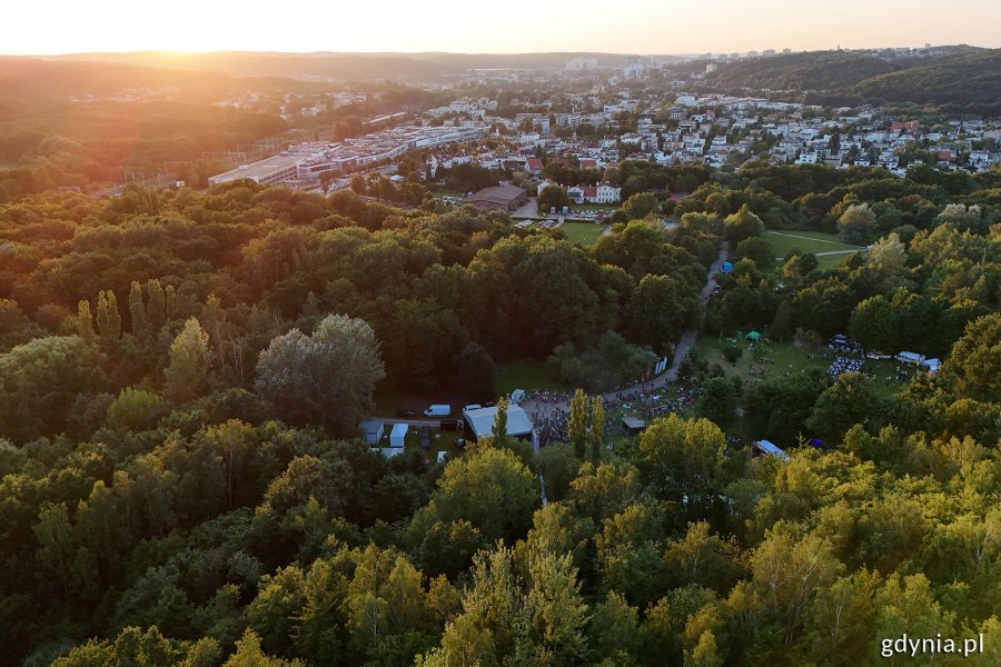 Teren festiwalu w parku Kolibki
