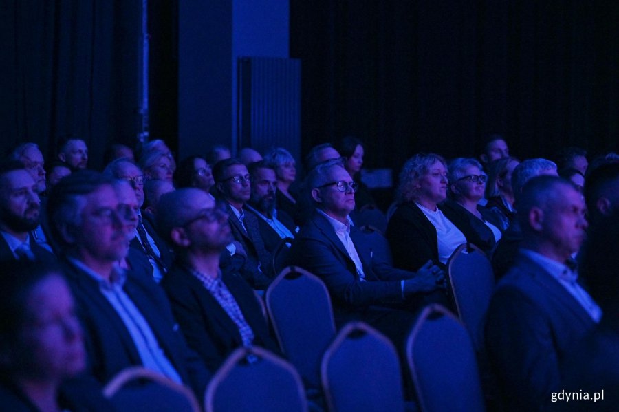 Uczestnicy konferencji podsumowującej zakończenie dw&oacute;ch inwestycji w Porcie Gdynia