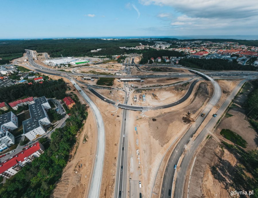 Budowa drogi ekspresowej S6, czyli tzw. Trasy Kaszubskiej. Zdjęcie z czerwca 2021 r. (fot. M. Mielewski)