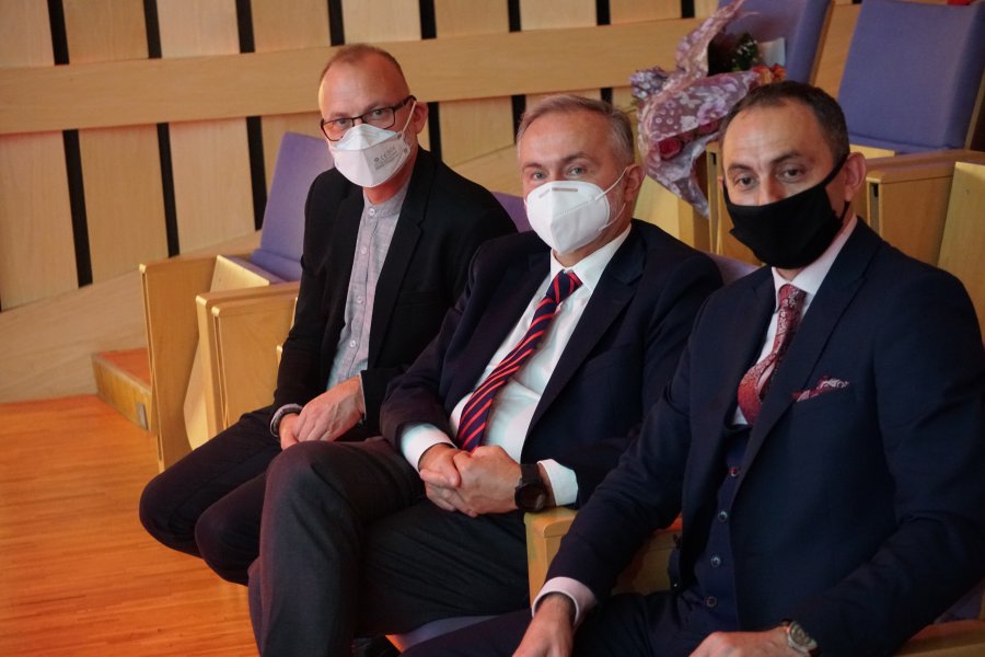 Prezydent Gdyni Wojciech Szczurek, wiceprezydent Gdyni ds. innowacji Michał Guć i Grzegorz Kuleta
