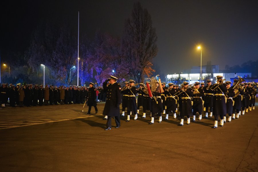 Capstrzyk z okazji 101. rocznicy utworzenia morskiego Rodzaju Sił Zbrojnych // fot. st. chor. szt. Mar. Piotr LeoniakCapstrzyk z okazji 101. rocznicy utworzenia morskiego Rodzaju Sił Zbrojnych // fot. st. chor. szt. Mar. Piotr Leoniak
