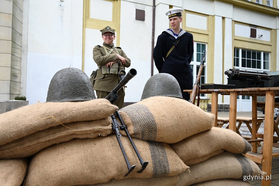Rekonstruktorzy przy Muzeum Marynarki Wojennej w Gdyni, fot. Michał Puszczewicz