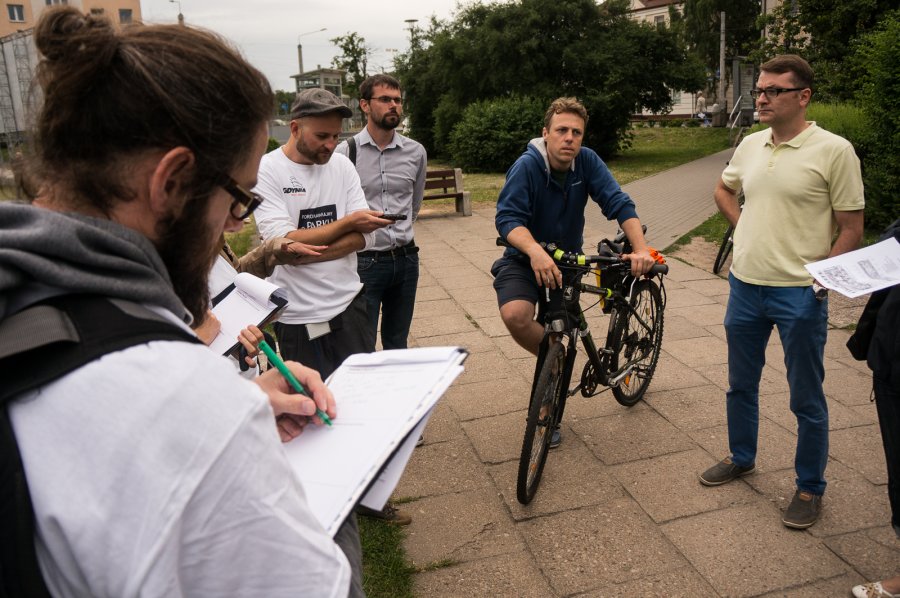 Spacer badawczy w parku Centralnym, fot. Aleksander Trafas