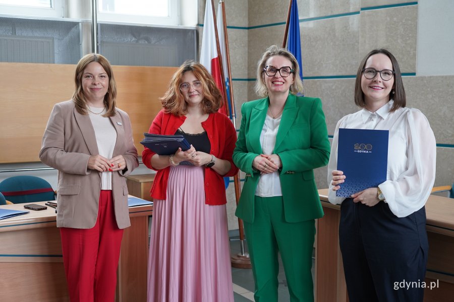 Na zdjęciu od lewej: wiceprezydentka Gdyni Oktawia Gorzeńska (przewodnicząca rady w I kadencji), koordynatorka ds. Praw Człowieka Marta Otrębska i Agnieszka Tokarska &ndash; wiceprzewodnicząca rady w I kadencji oraz członkini Gdyńskiej Rady Kobiet II kadencji Joanna Ogryzek (fot. Karolina Szypelt)