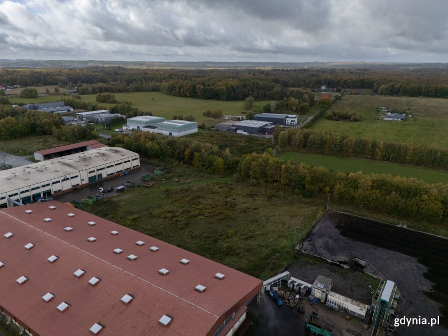Na tej działce powstanie nowa instalacja. (fot. Sławomir Okoń/gdynia.pl)