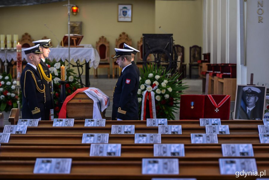 Uroczysty państwowy pogrzeb admirała Józefa Unruga i jego małżonki Zofii // fot. Przemysław Świderski