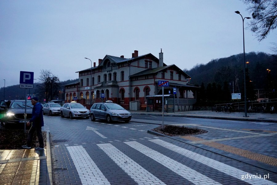 Oficjalne otwarcie węzła integracyjnego w Redzie - jednego z 26 węzłów na terenie metropolii, fot. Kamil Złoch