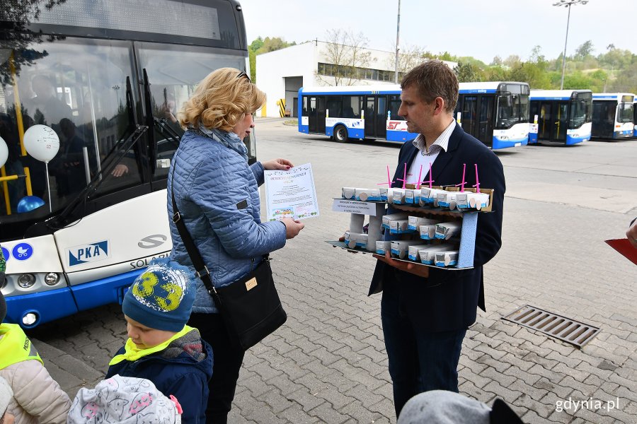 Dni Otwarte Funduszy Europejskich w bazie Przedsiębiorstwa Komunikacji Autobusowej w Gdyni // fot. Michał Puszczewicz