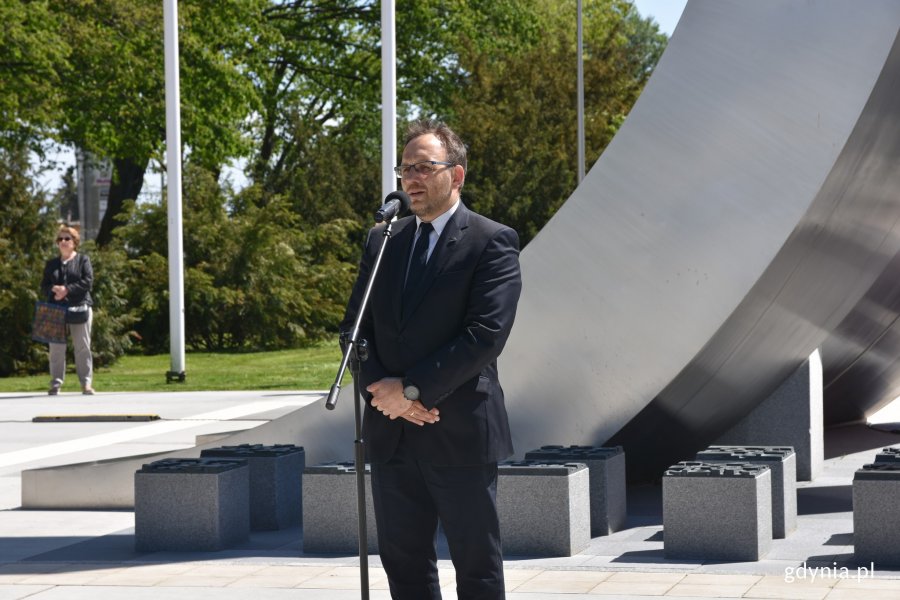 Okolicznościowe przemówienie wygłosił Andrzej Bień - wiceprzewodniczący Rady Miasta Gdyni // fot. Magdalena Czernek
