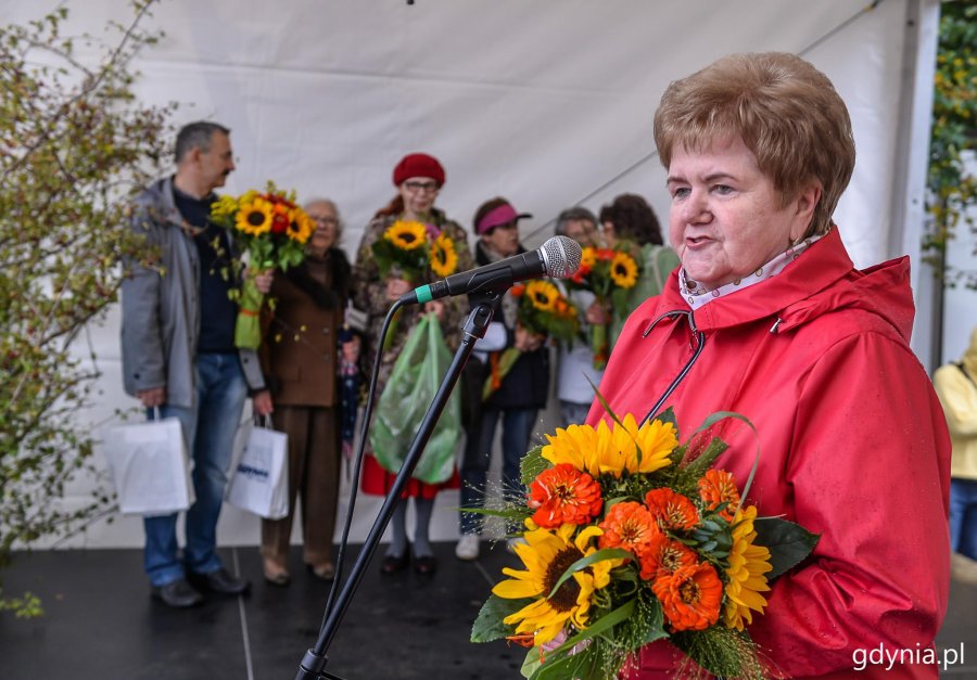 Jedna z laureatek konkursu "Gdynia w kwiatach" // fot. Przemek Świderski