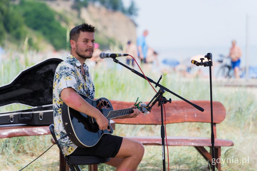 Mężczyzna z gitarą