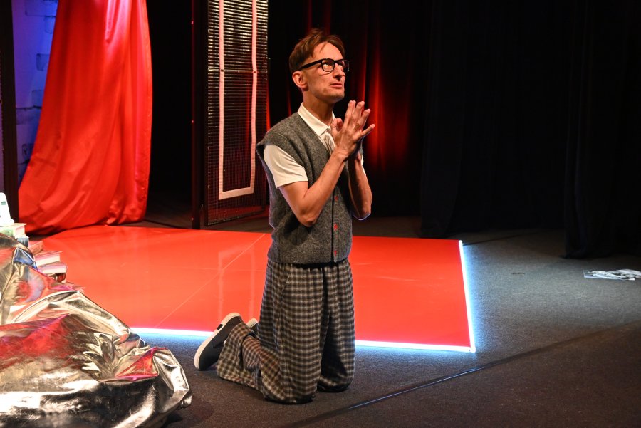 Pr&oacute;ba medialna "P&oacute;ł na p&oacute;ł"  na scenie Mateusz Deskiewicz