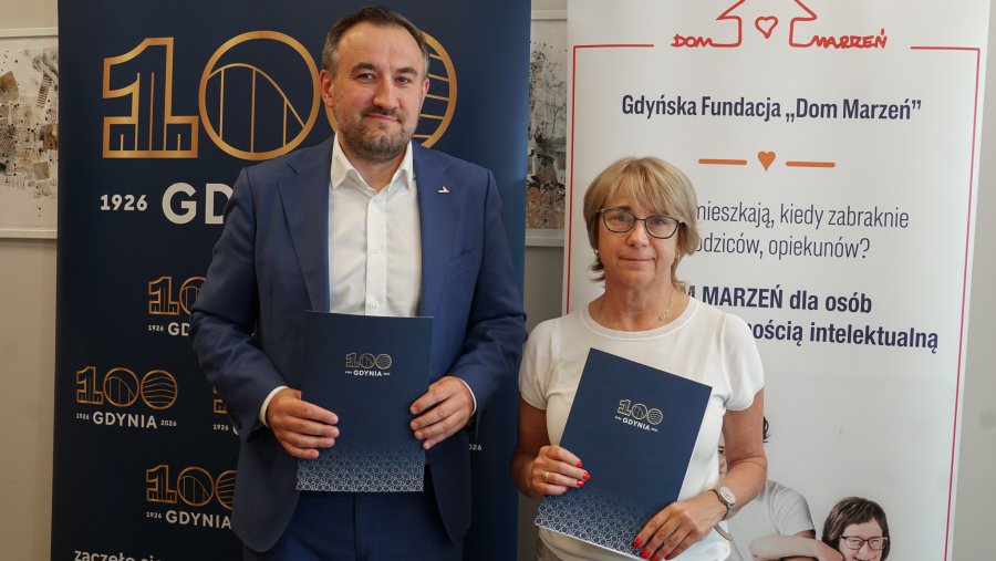 Podpisanie umowy partnerskiej między Gminą Miasta Gdyni a Gdyńską Fundacją Dom Marzeń, fot. LIS
