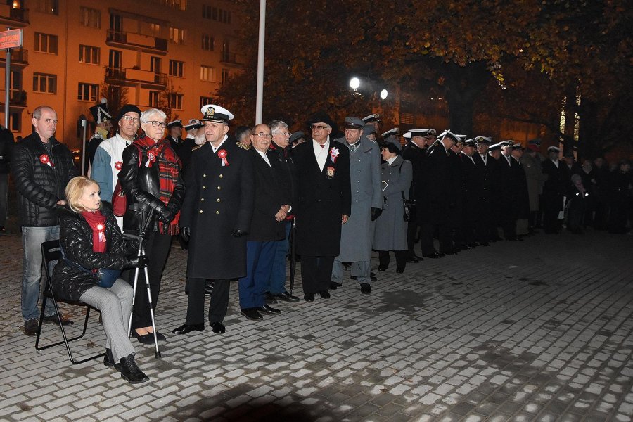 W uroczystości wzięli udział: przewodnicząca gdyńskiej Rady Miasta Joanna Zielińska, radna Elżbieta Sierżęga oraz przewodniczący Rady Dzielnicy Grabówek Zenon Roda // fot. Michał Puszczewicz