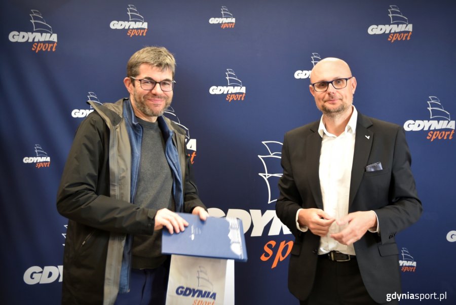 Nagrodzeni przedstawiciele firm z wiceprezydentem Austenem podczas odbioru nagród (fot. Marek Urbaniak)